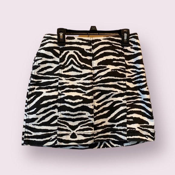 wild fable Dresses & Skirts - Zebra skirt 🦓